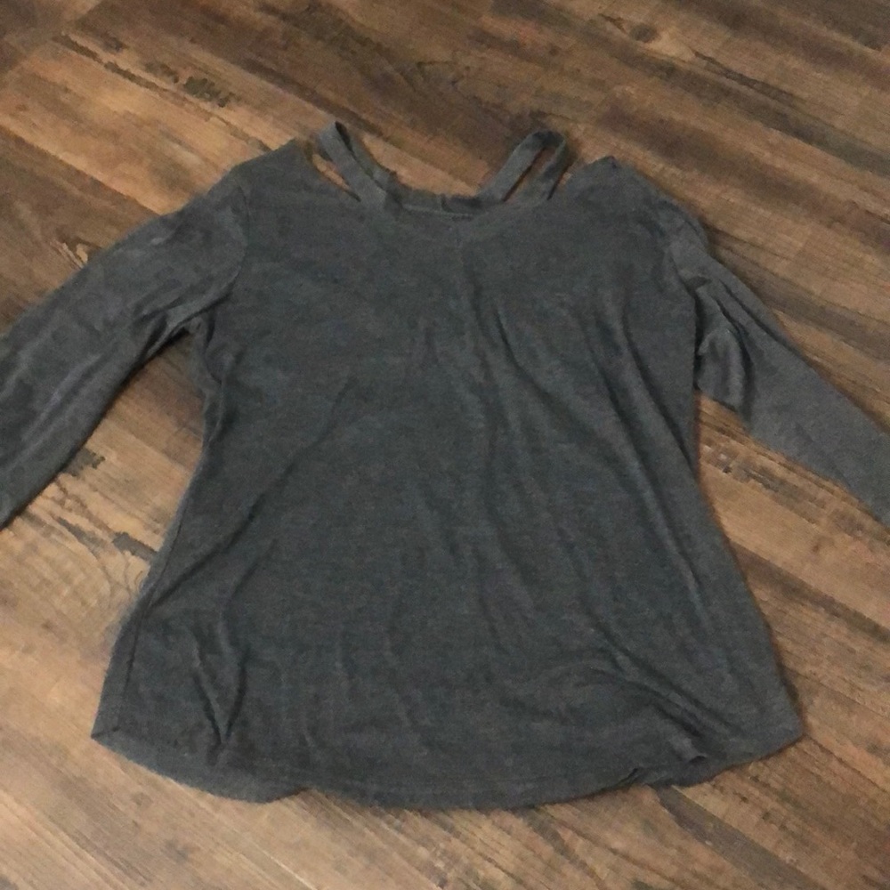 Long sleeve grey shirt